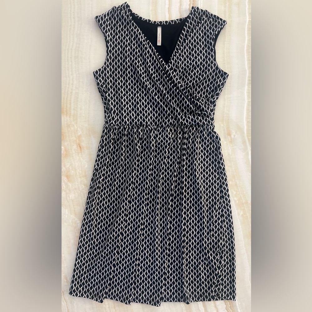Gilli Black & White Geometric Faux Wrap Dress